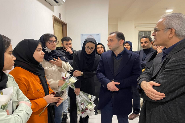 بازدید سرپرست دانشگاه علوم پزشکی مازندران از خوابگاه‌های دانشجویی به مناسبت روز دانشجو انجام شد